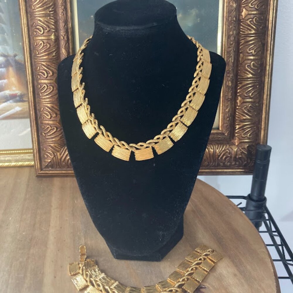 Vintage Gold Tone Choker & Matching Bracelet Fashion Beautiful Filigree Link SET